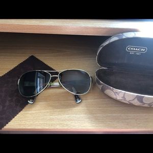Coach aviator sunglasses set